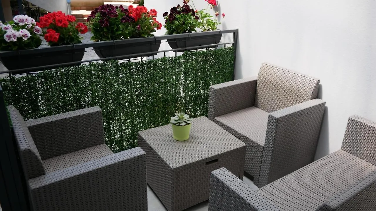 Appartement Terminal 1 Guest House Napels Italië