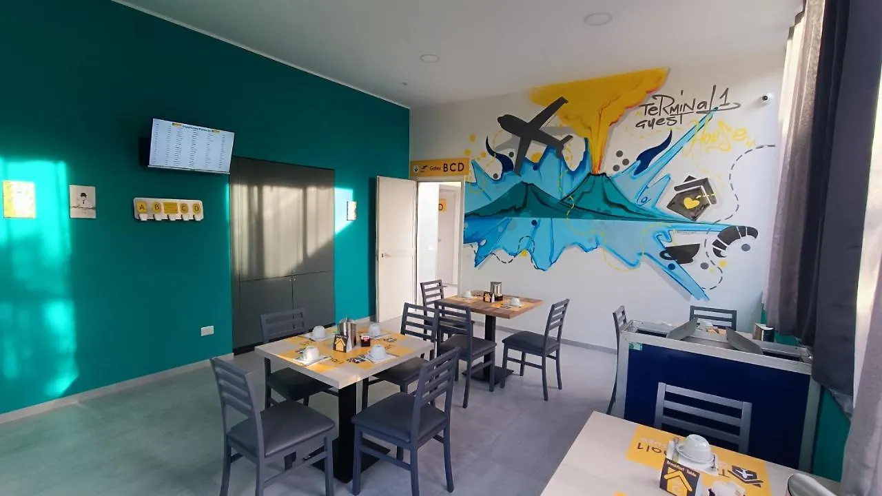 Terminal 1 Guest House 나폴리 0*,