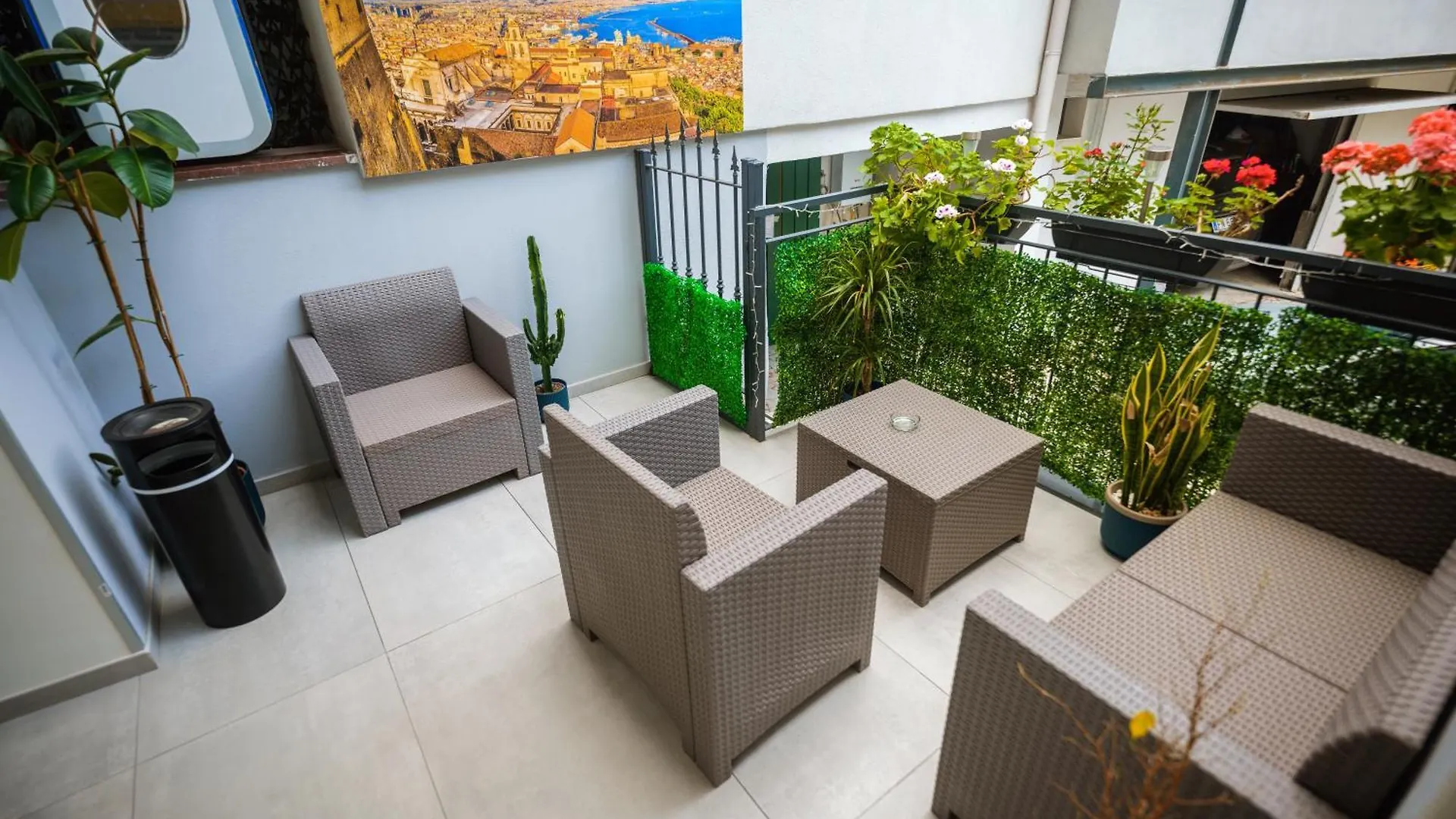 Terminal 1 Guest House Neapol 0*,